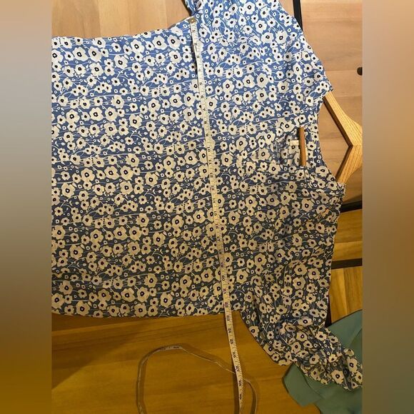 ‎Gorgeous C EST. 1946 floral top - Picture 7 of 8